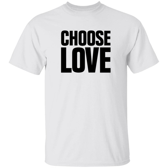 Danh - Caroline Flack's Sister Jody Choose Love Shirt